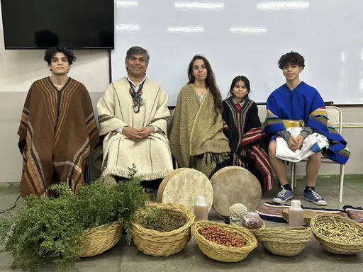 Un pueblo originario argentino lucha contra el olvido rastreando árboles genealógicos
